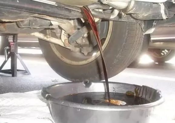 潔匠凈化·的凈工業(yè)除臭劑_廢機油處理難度大，擺脫“惡臭異味”又有什么方向？